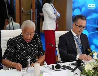 Graça Machel defende quotas obrigatórias para mulheres na mediação de conflitos